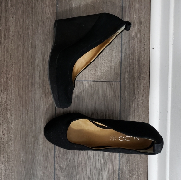 Aldo Black Suede Wedges - Picture 2 of 4